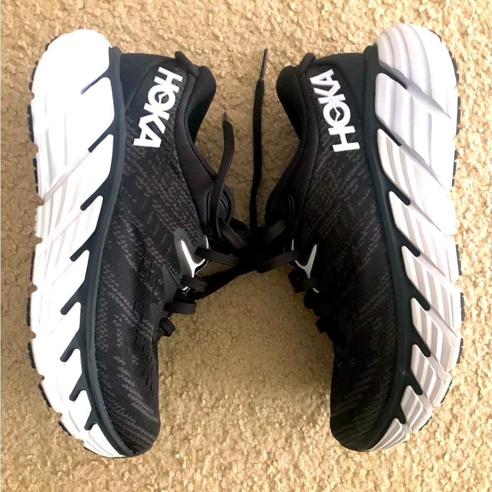 HOKA Gaviota 4